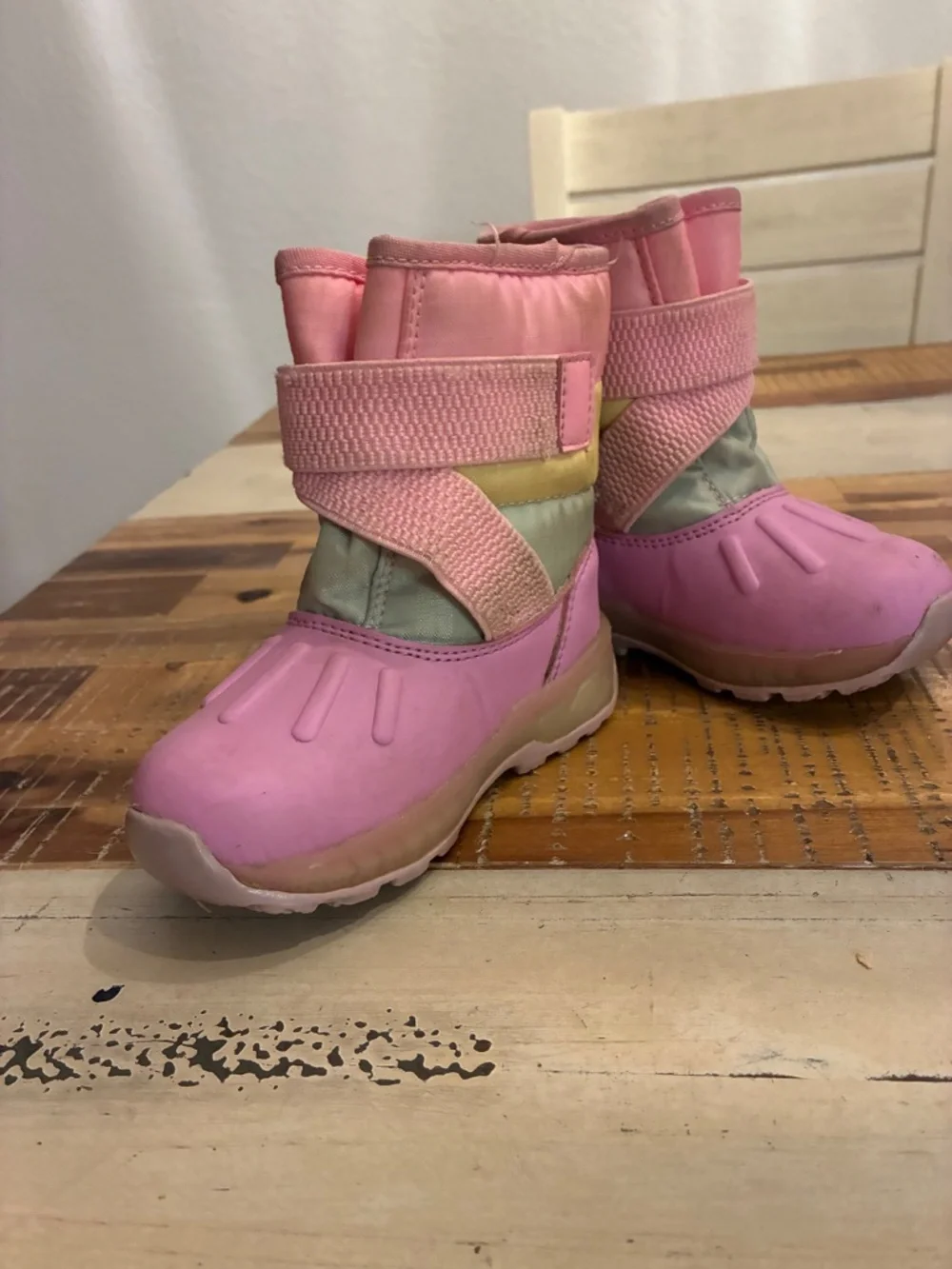 Carters light up snow boots - toddler 6